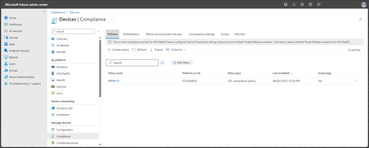 Microsoft Intune yönetim merkezinde Devices - Compliance (Cihazlar - Uyumluluk) panelinin ekran görüntüsü, uyumluluk politikaları listesi ve platform bazlı filtreler