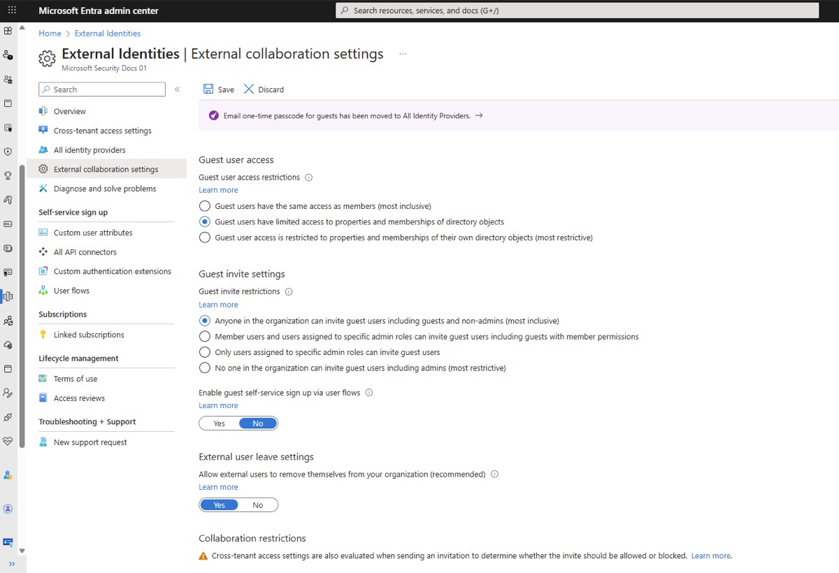 Microsoft Entra yönetim merkezinde Dış Kimlikler bölümündeki dış işbirliği ayarları ekranı: misafir kullanıcı erişim kısıtlamaları ve misafir davet kısıtlamaları seçenekleri